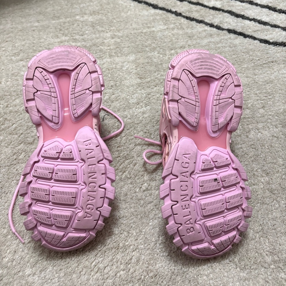 Balenciaga Women's Sneakers in Pink